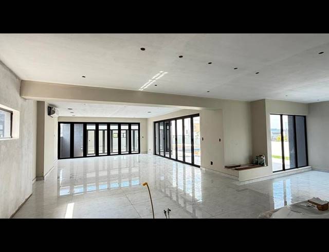 5 BEDROOM HOUSE FOR SALE IN MIDSTREAM HEIGHTS